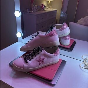 size 9 pink star tennis shoes💗⭐️